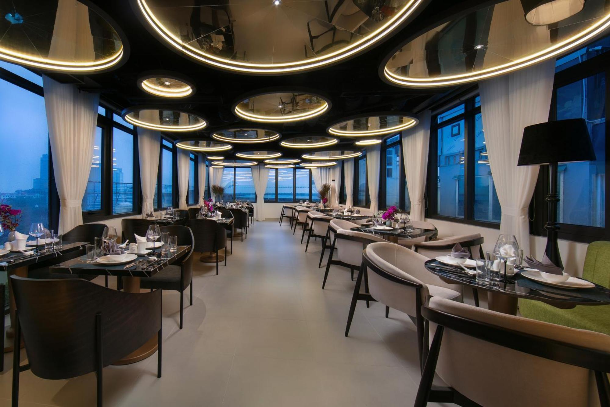 Le Premier Hotel & Rooftop Bar Hanoï Extérieur photo
