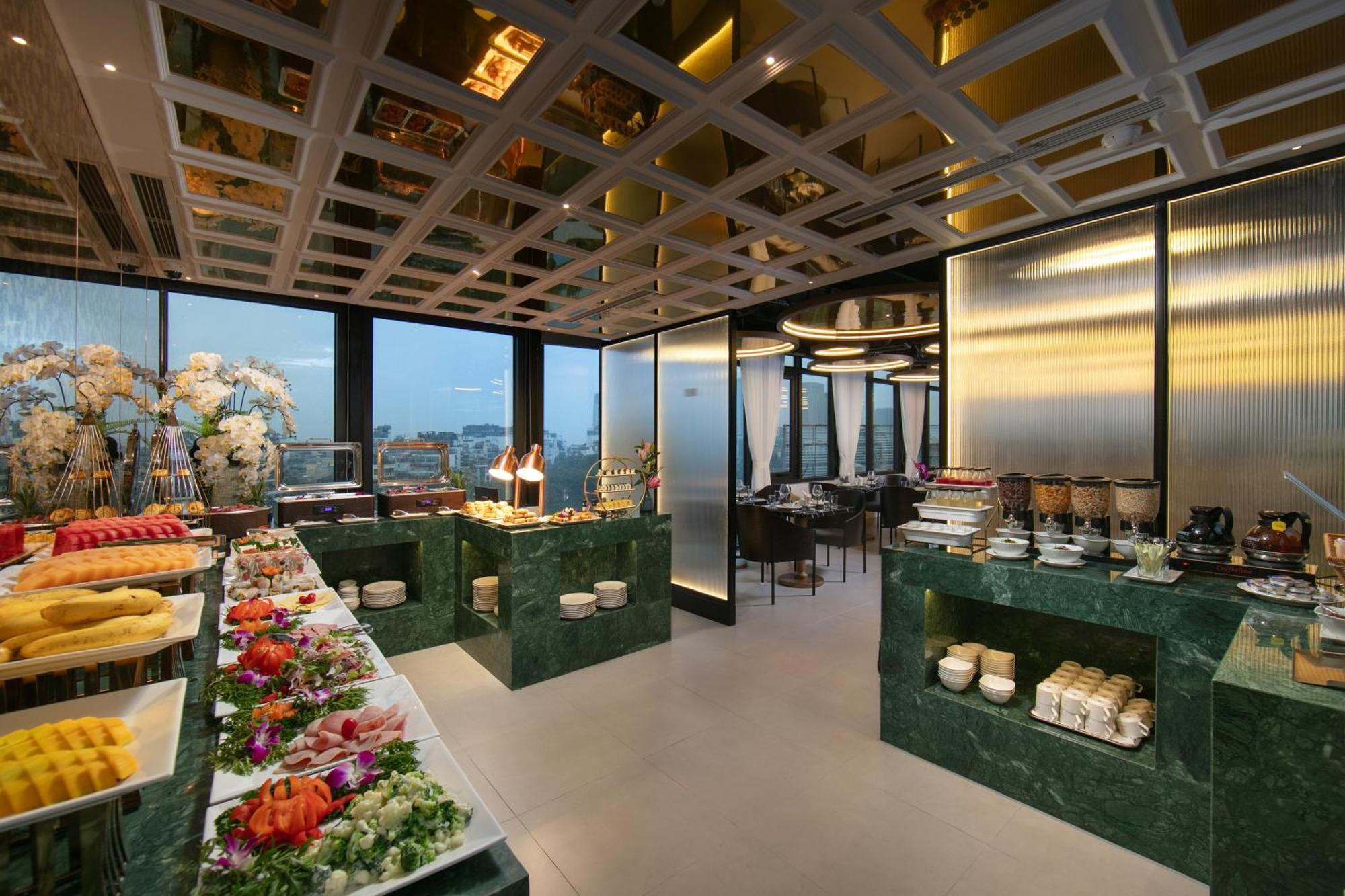 Le Premier Hotel & Rooftop Bar Hanoï Extérieur photo