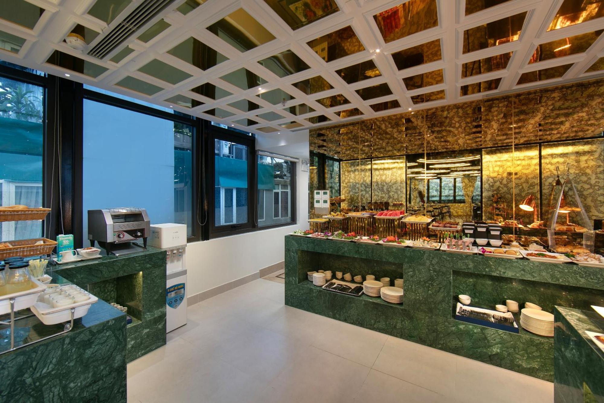 Le Premier Hotel & Rooftop Bar Hanoï Extérieur photo